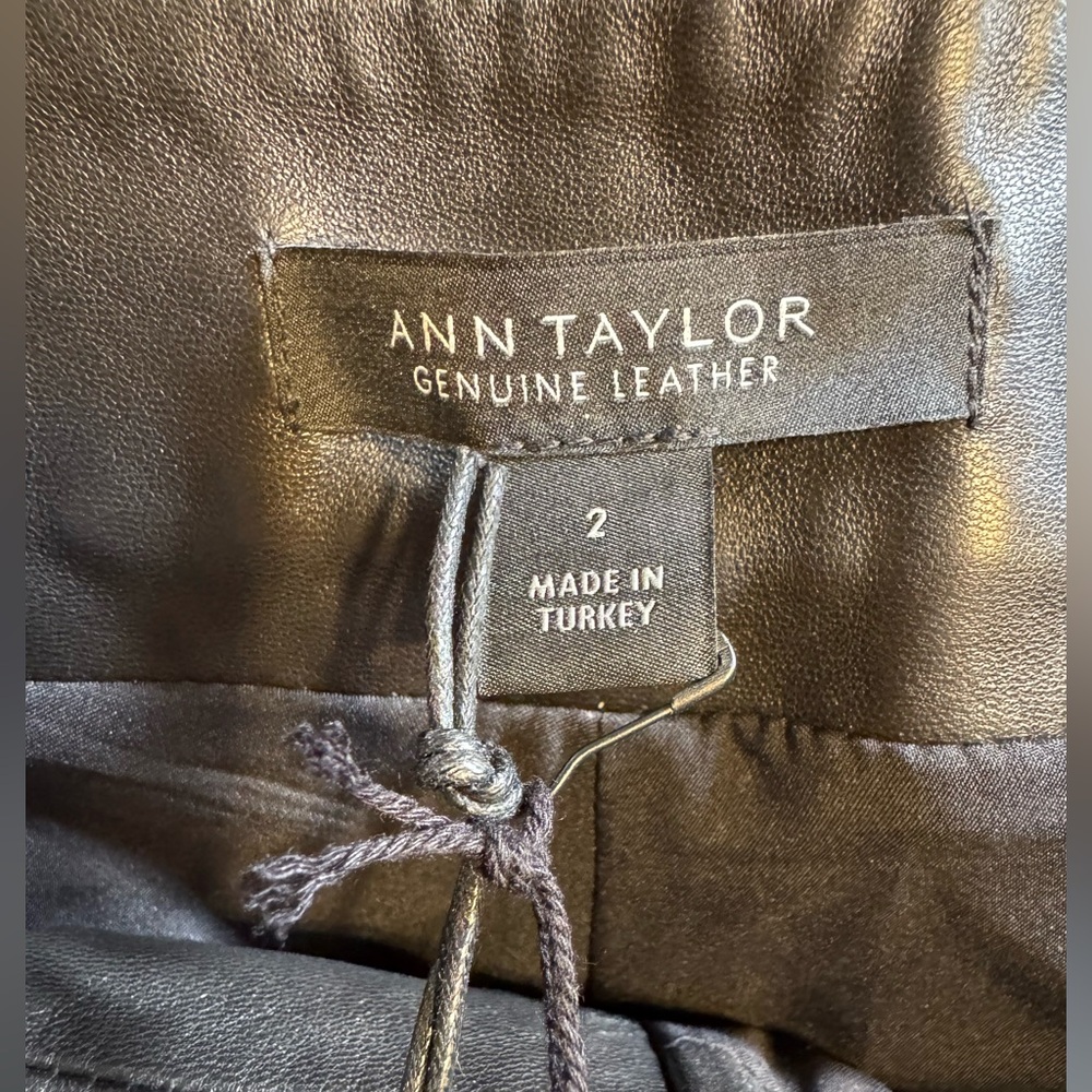 NWT Ann Taylor Studio Collection Black Genuine Leather Seam Detail Pants Sz 2 - Picture 4 of 6